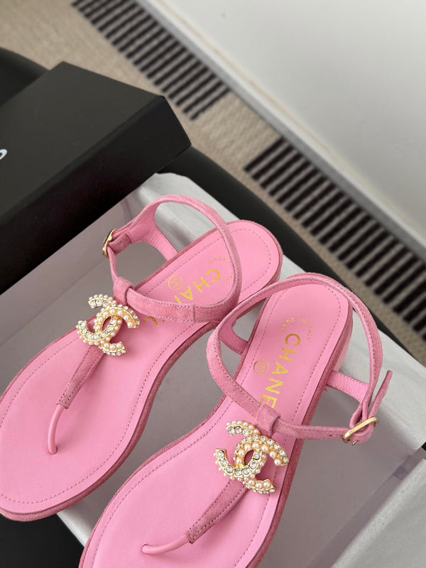 CC Strappy Sandals Pink Suede Sheepskin 670383