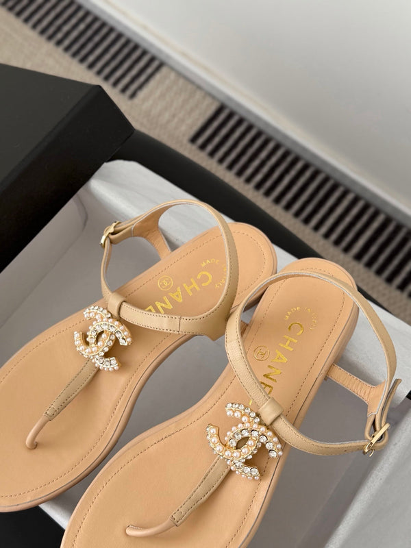 CC Sandales à Brides Beige Peau de Mouton 670386