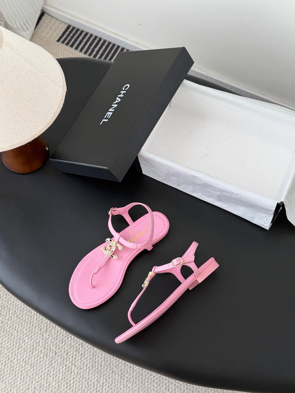 CC Sandales à brides en peau de mouton rose 670391