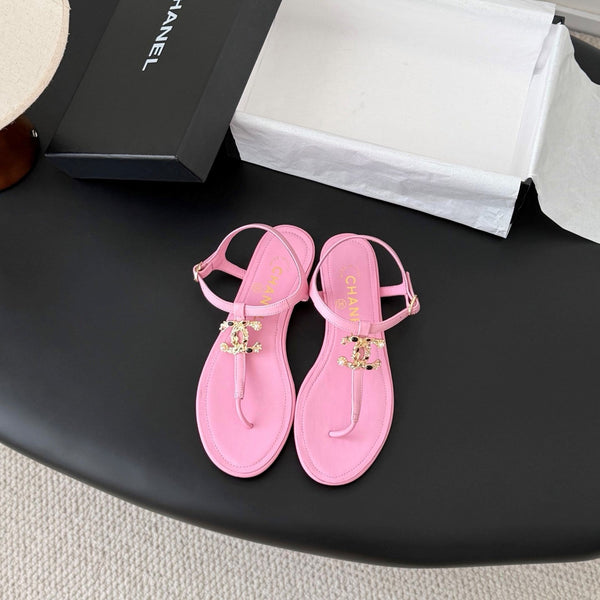 CC Sandales à brides en peau de mouton rose 670391