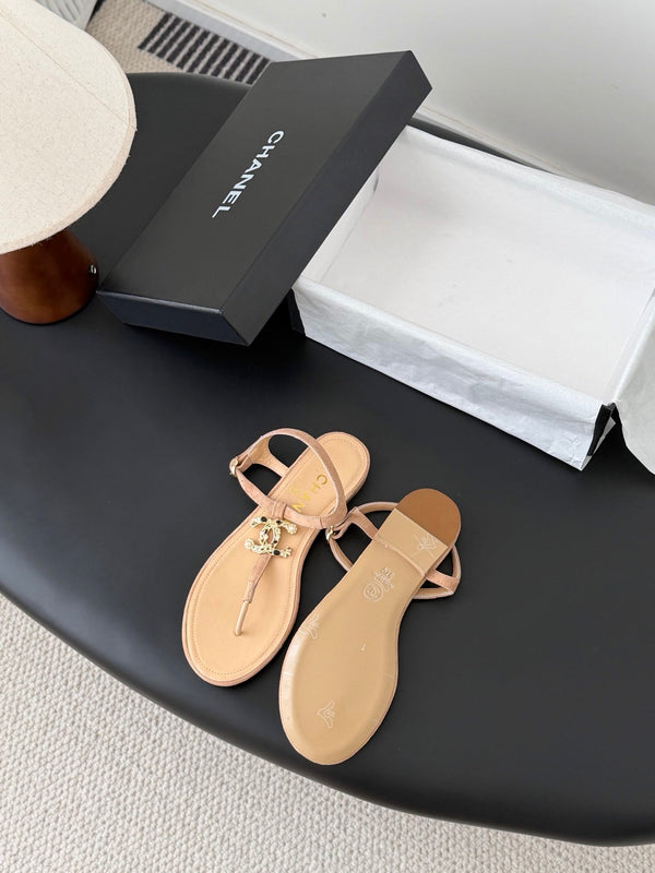 CC Strappy Sandals Beige Suede Sheepskin 670393