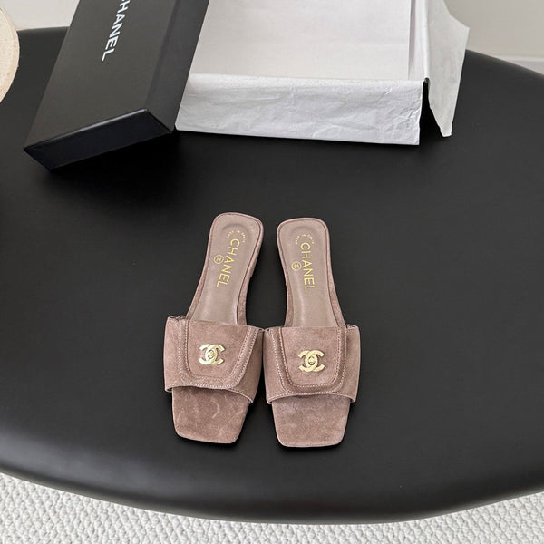 CC 26C Slippers Flat Taupe Suede 717803