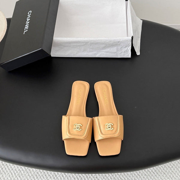CC 26C Slippers Flat Beige Sheepskin 717801