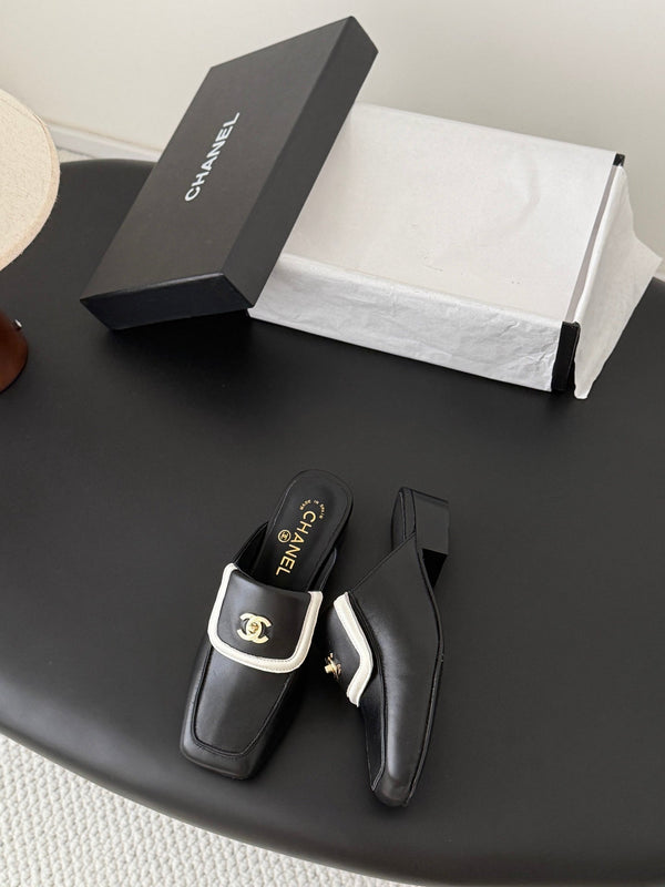 CC Half-Slippers Flat Black White Calfskin 717818