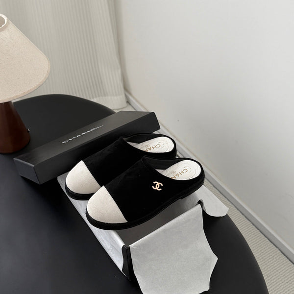 CC 26s Casual Mules Black White Suede 914906