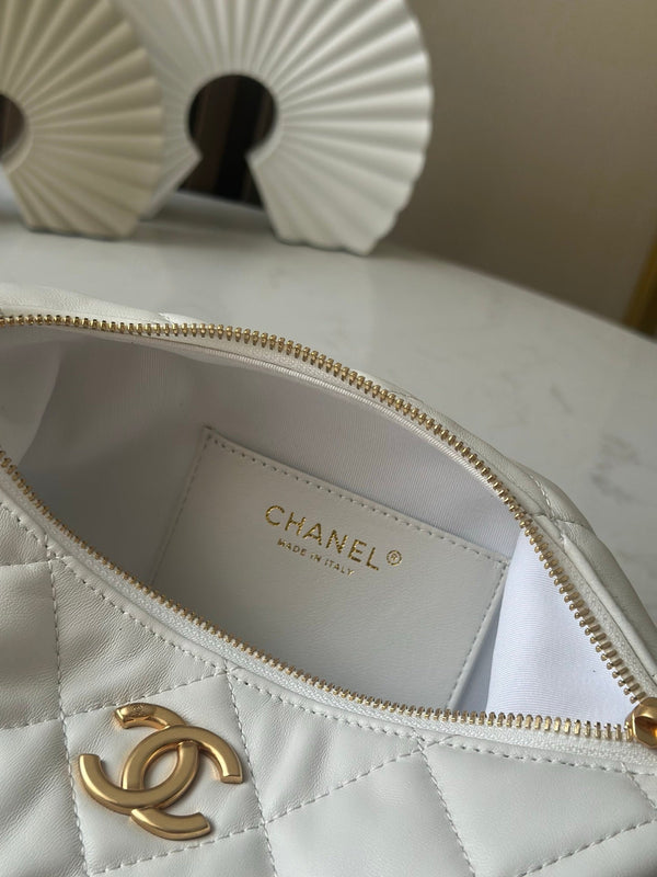 CC 26s Hobo Bag 26 In White Lambskin