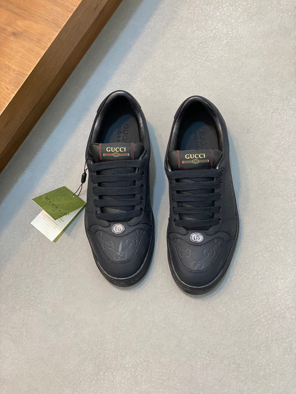 Sneaker GG Screener da uomo in pelle di vacchetta nera 534046