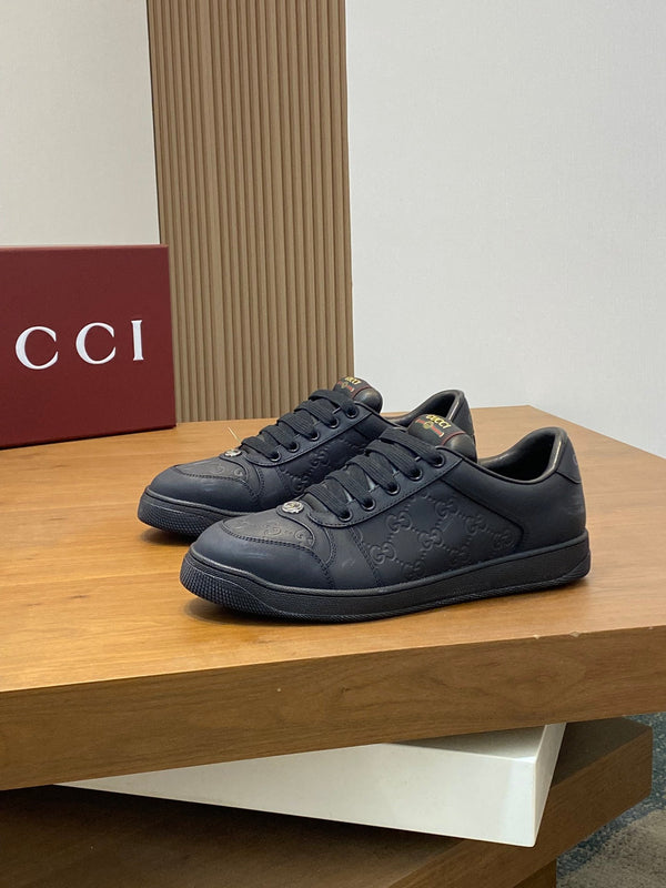 Sneaker GG Screener da uomo in pelle di vacchetta nera 534046