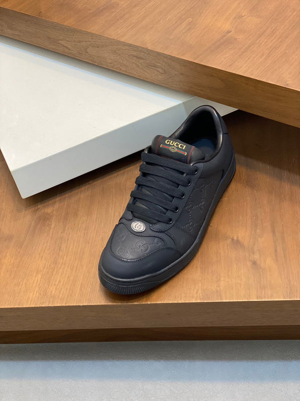 Sneaker GG Screener da uomo in pelle di vacchetta nera 534046