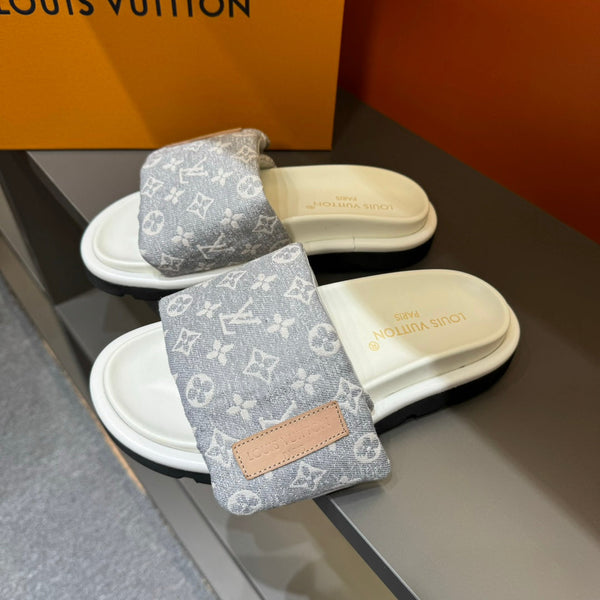 LV VELCRO SLIPPERS IN GREY MONOGRAM JACQUARD