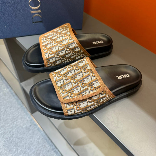 CD VELCRO STRAP SLIPPER AMBER JACQUARD