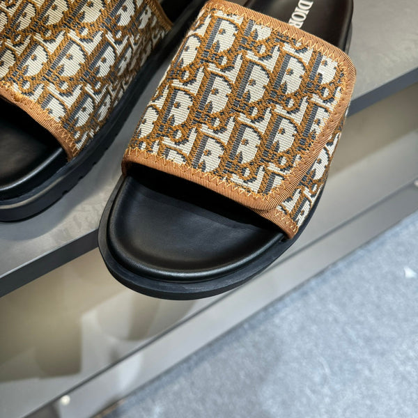 CD VELCRO STRAP SLIPPER AMBER JACQUARD