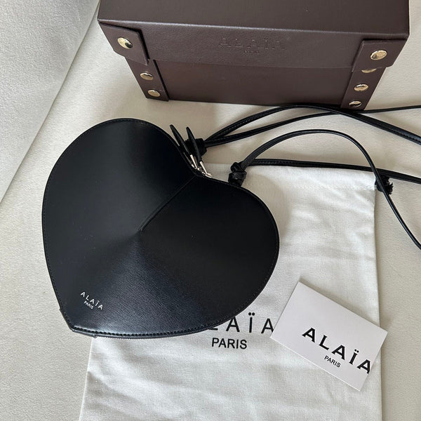 LE COEUR BAG 21 IN BLACK CALFSKIN