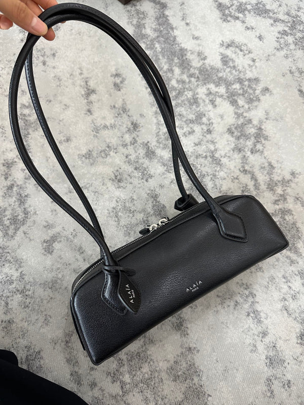 LE TECKEL SMALL BAG 27 IN BLACK GOATSKIN