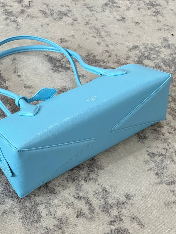 LE TECKEL MEDIUM BAG 32 IN SKY BLUE GOATSKIN