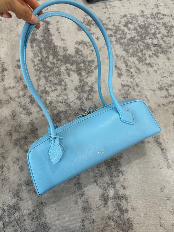 LE TECKEL MEDIUM BAG 32 IN SKY BLUE GOATSKIN