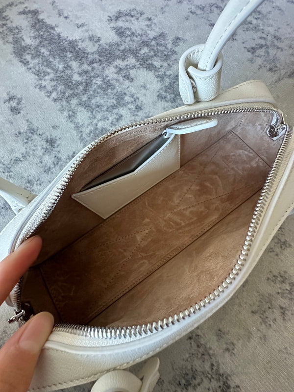 LE TECKEL SMALL BAG 27 IN WHITE GOATSKIN