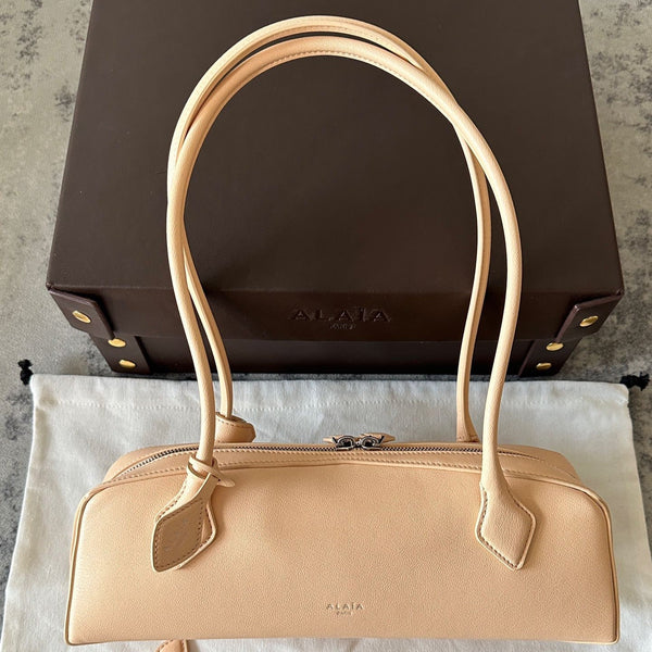 LE TECKEL MEDIUM BAG 32 IN BISQUE GOATSKIN