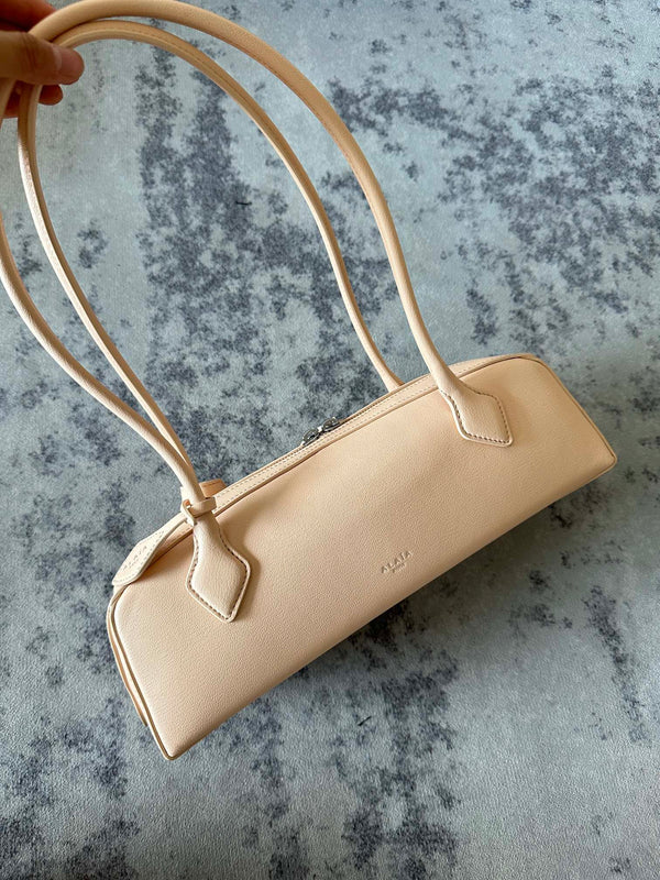 LE TECKEL MEDIUM BAG 32 IN BISQUE GOATSKIN