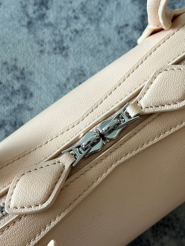 LE TECKEL SMALL BAG 27 IN BISQUE GOATSKIN