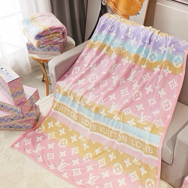 MONOGRAM BLANKET IN COLORFUL LAMB FUR 414049