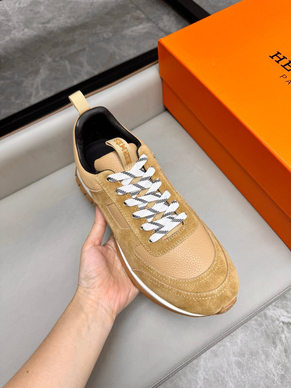Sneaker da uomo HM in pelle di vitello scamosciata beige 602058