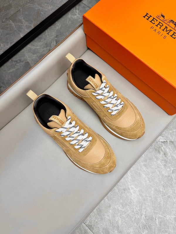 Sneaker da uomo HM in pelle di vitello scamosciata beige 602058