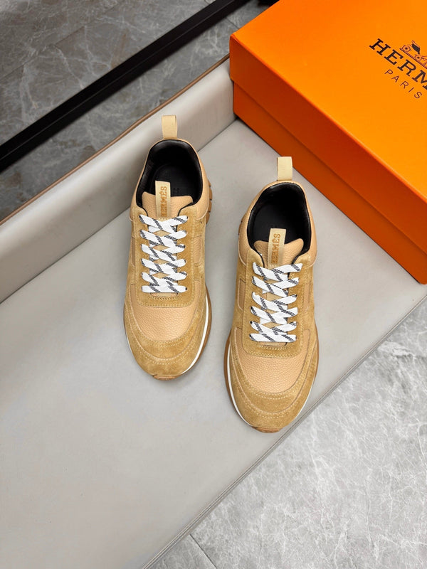 Sneaker da uomo HM in pelle di vitello scamosciata beige 602058