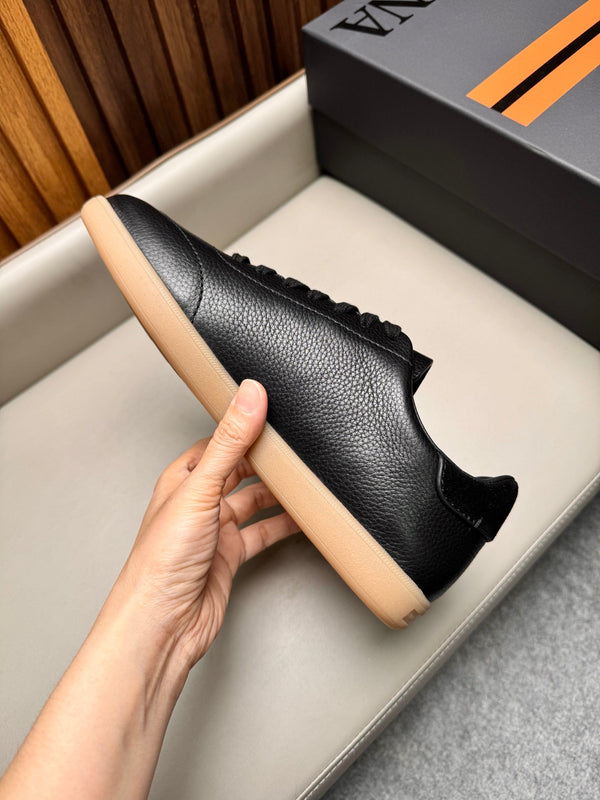 Zegna Men's 232 Low-Top Sneakers Black Grained Leather