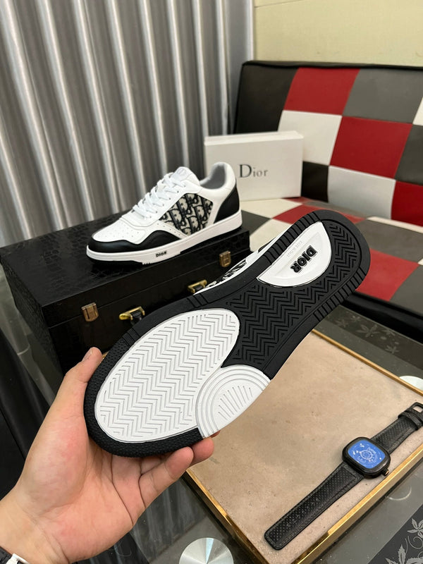 CD B27 LOW-TOP SNEAKER BLACK AND WHITE CALFSKIN