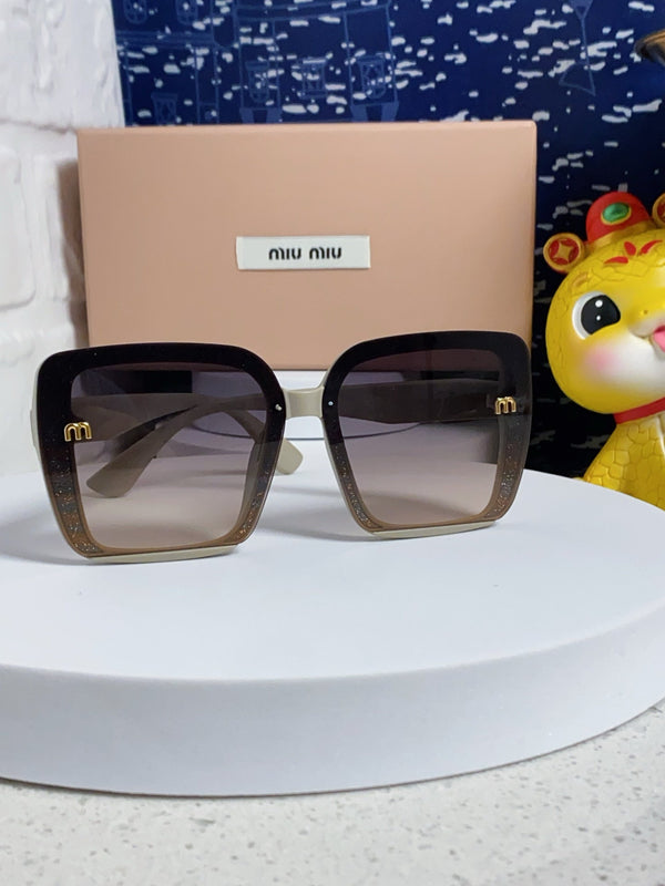 LUNETTES DE SOLEIL CARRÉES RUNWAY 563196 EN ACÉTATE BEIGE