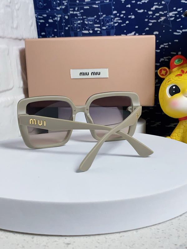 LUNETTES DE SOLEIL CARRÉES RUNWAY 563196 EN ACÉTATE BEIGE