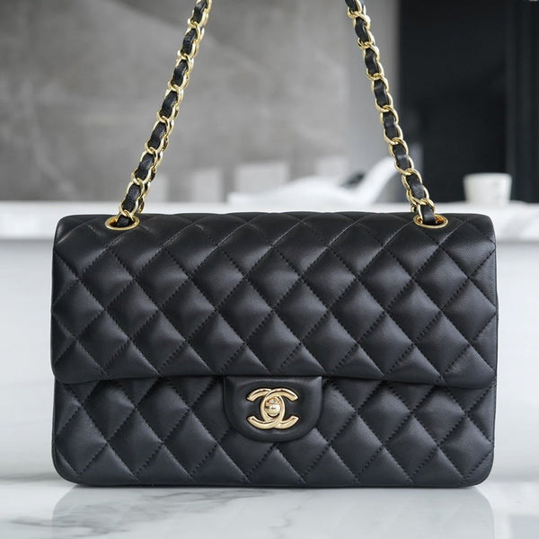 CLASSIC FLAP 25 PELLE DI AGNELLO NERA FERRAMENTA ORO CHIARO 