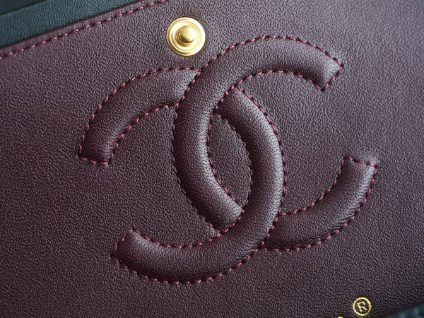 CLASSIC FLAP 25 PELLE DI AGNELLO NERA FERRAMENTA ORO CHIARO 