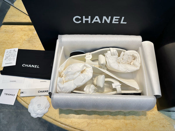 CC 26s Bow Block Flat Sandals White Leather 964833