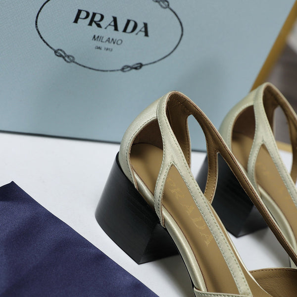 Décolleté Prada Cutout Satin con punta a punta 50 mm in raso bianco sporco 456275