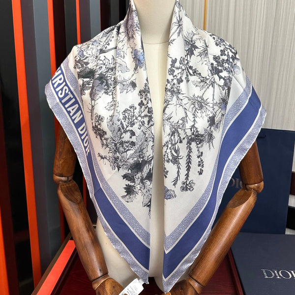 CD 26s Scarf 90cm Silk 304189