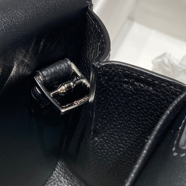 HALZAN 25 HANDLE BAG IN BLACK GRAINED CALFSKIN SILVER HARDWARE