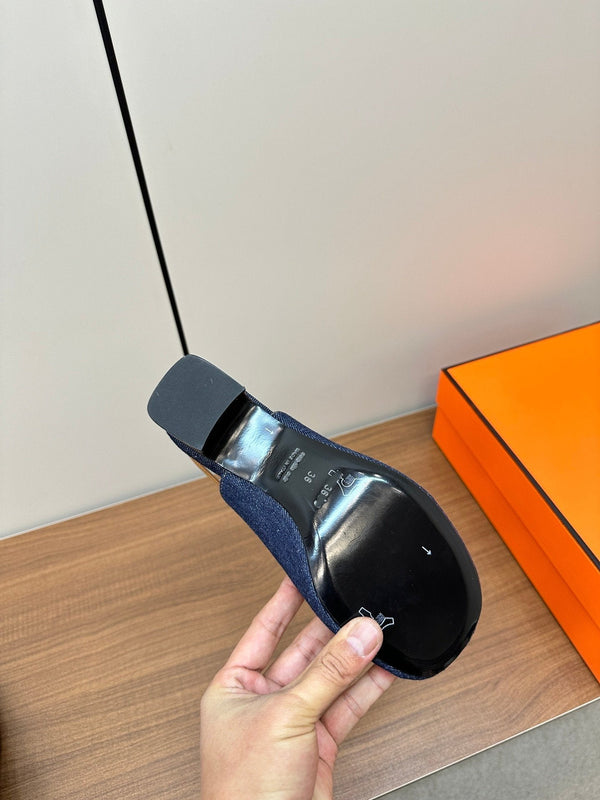 Infinie 50 pump navy