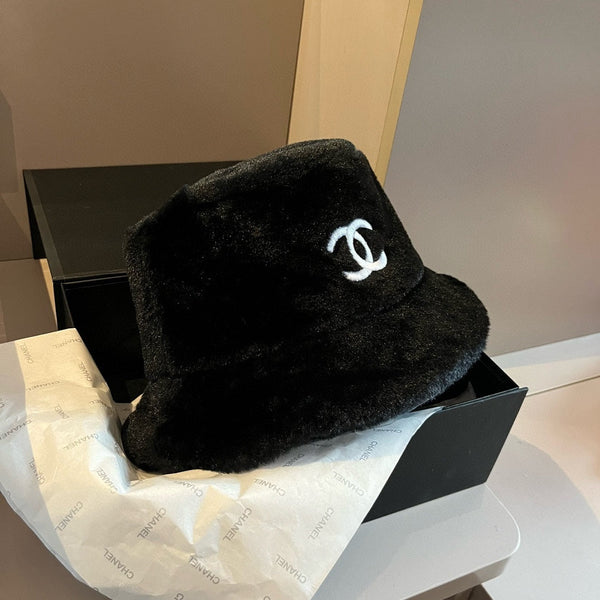 CAPPELLO A SECCHIELLO IN PILE NERO 429805 