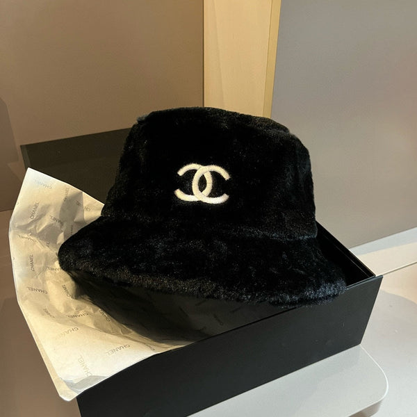 CAPPELLO A SECCHIELLO IN PILE NERO 429805 