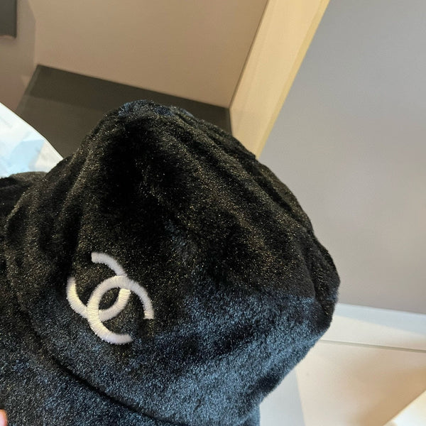 CAPPELLO A SECCHIELLO IN PILE NERO 429805 