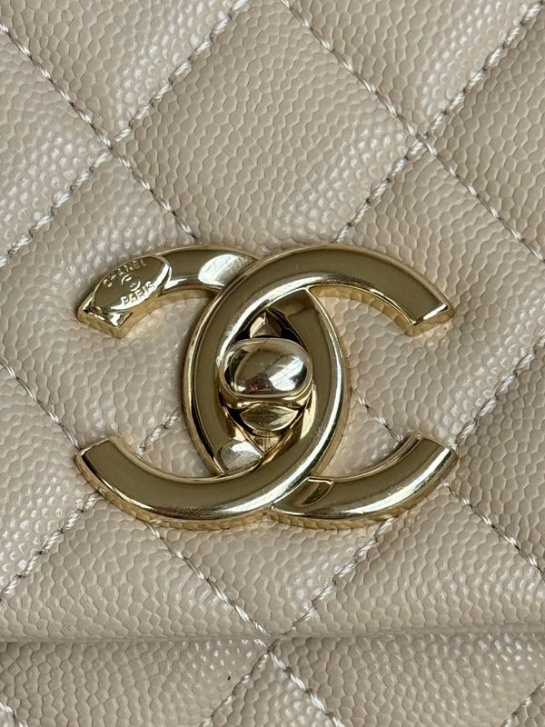 coco handle medium 29cm pink beige quilted caviar leather gold hardware
