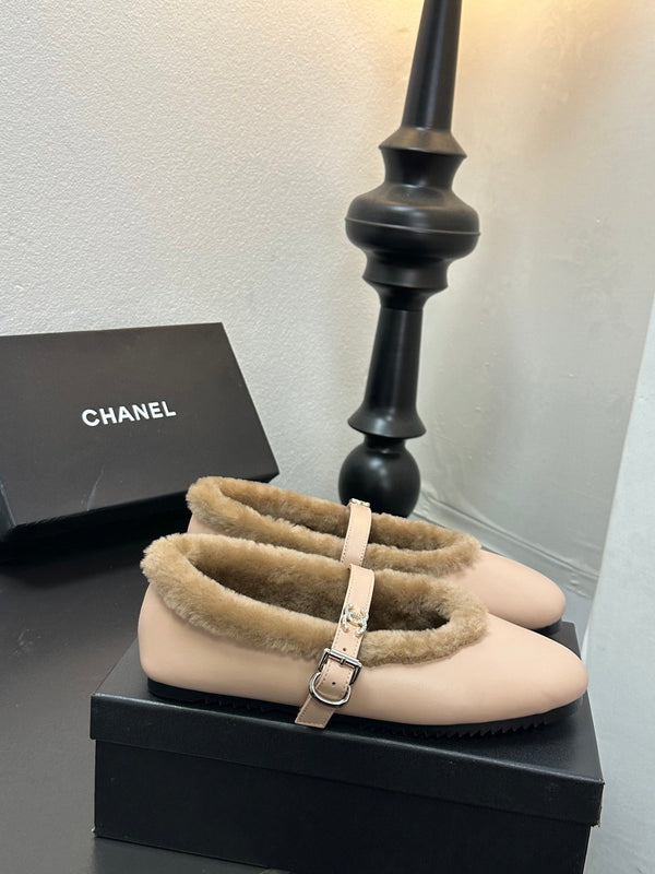 CC 2025 Puffer Ballet Flat With Strap Beige Sheepskin Fur 529344