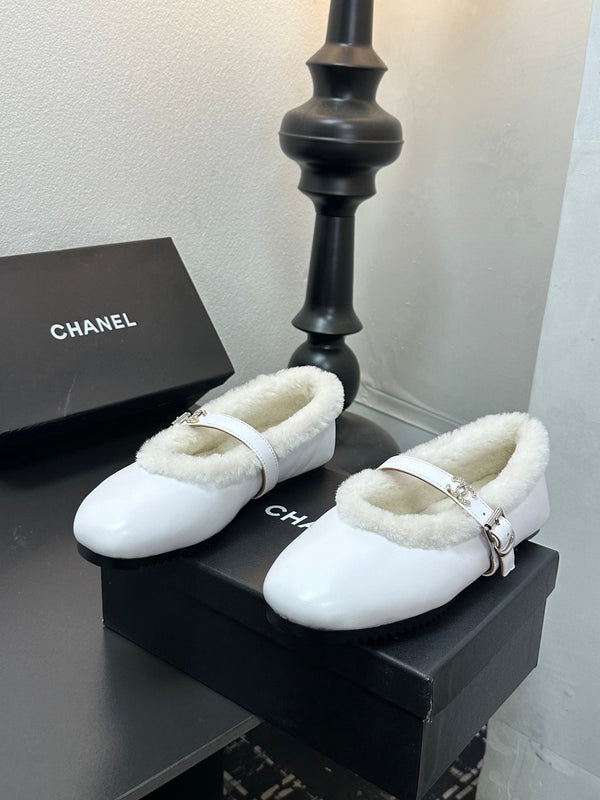 CC 2025 Puffer Ballet Flat With Strap White Sheepskin Fur 529347