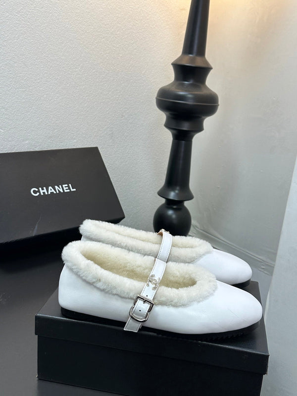 CC 2025 Puffer Ballet Flat With Strap White Sheepskin Fur 529347