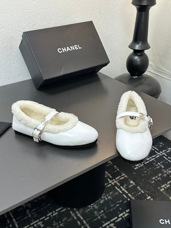 CC 2025 Puffer Ballet Flat With Strap White Sheepskin Fur 529347