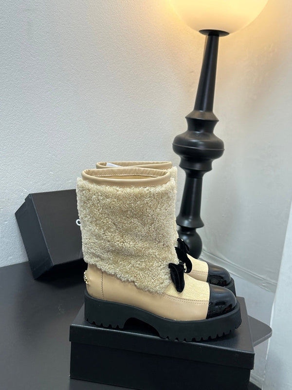 CC Coco Neige 2025/26 Low-cut Boots Beige Shearling Lambskin Patent Leather 529342