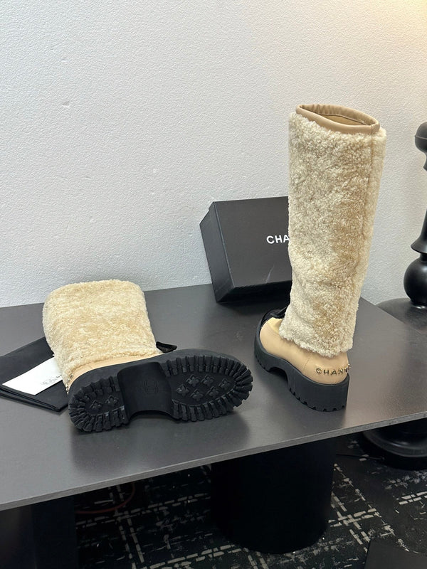 CC Coco Neige 2025/26 High Boots Beige Shearling Lambskin Patent Leather 529338