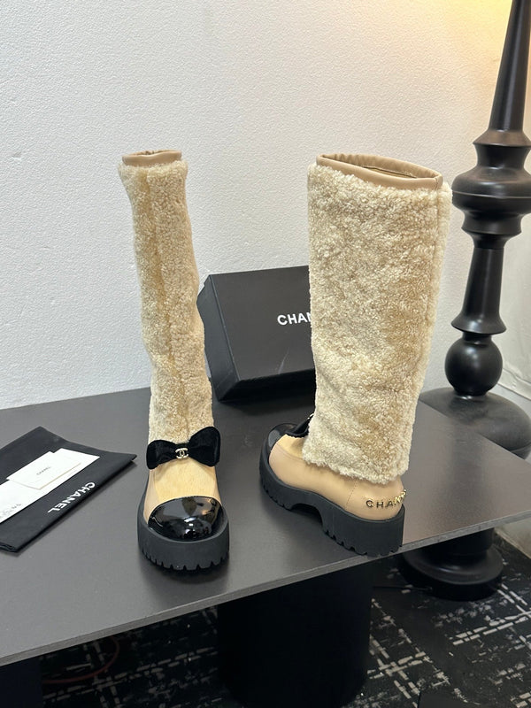 CC Coco Neige 2025/26 High Boots Beige Shearling Lambskin Patent Leather 529338